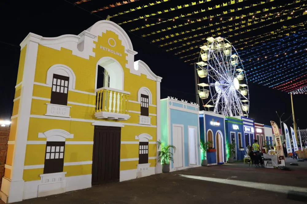 Vila Cenográfica reforça tradição do São João de Petrolina e une cultura junina à emoção da Copa do Mundo